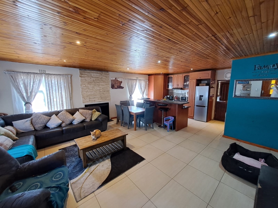 4 Bedroom Property for Sale in Silwood Heights Western Cape